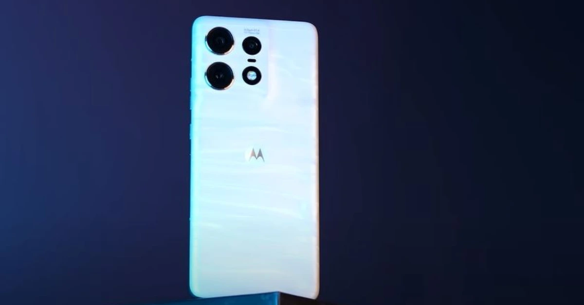 Motorola Edge 50 Pro: A Premium Smartphone Experience Under ₹30,000